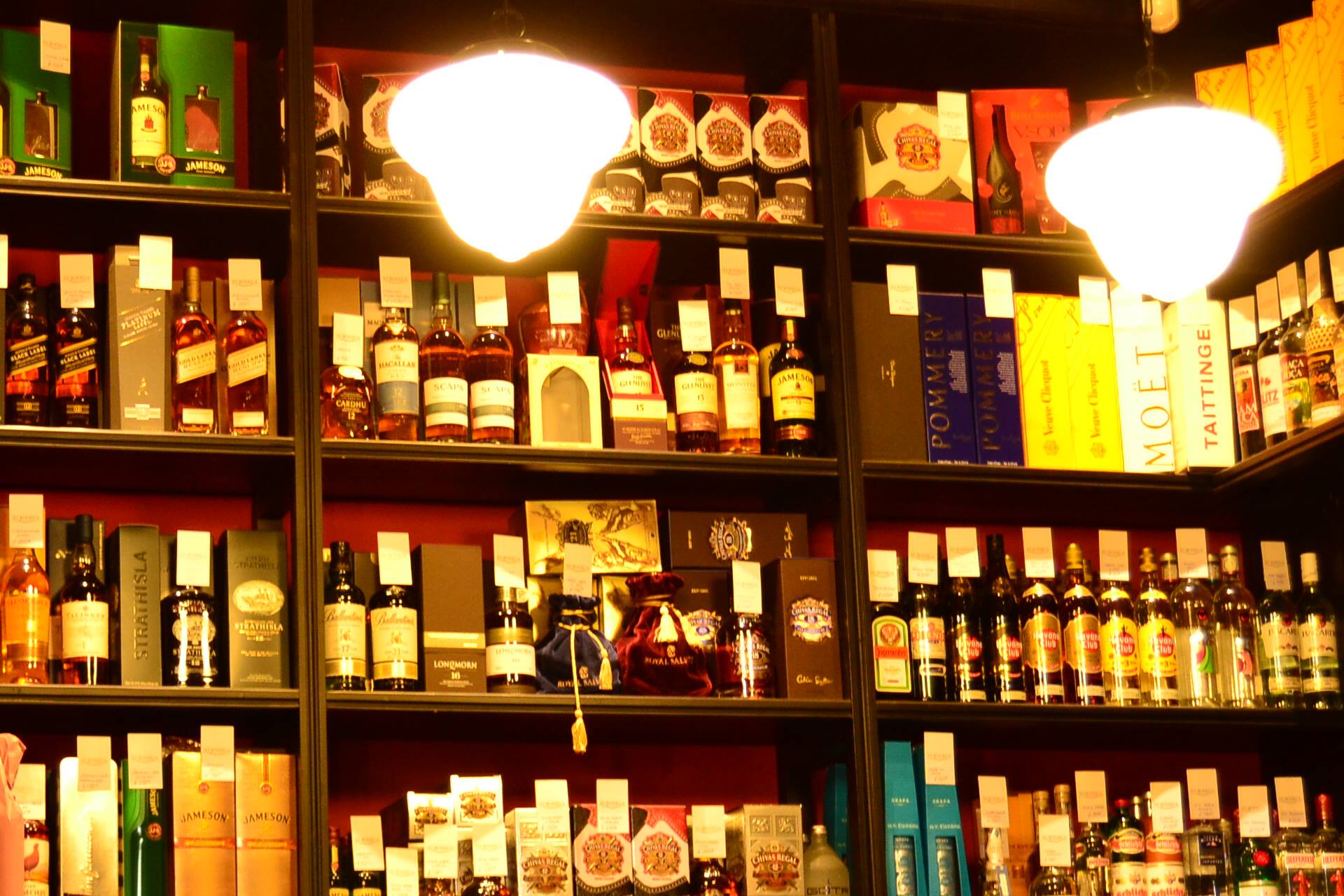 Su Bodega - Locales